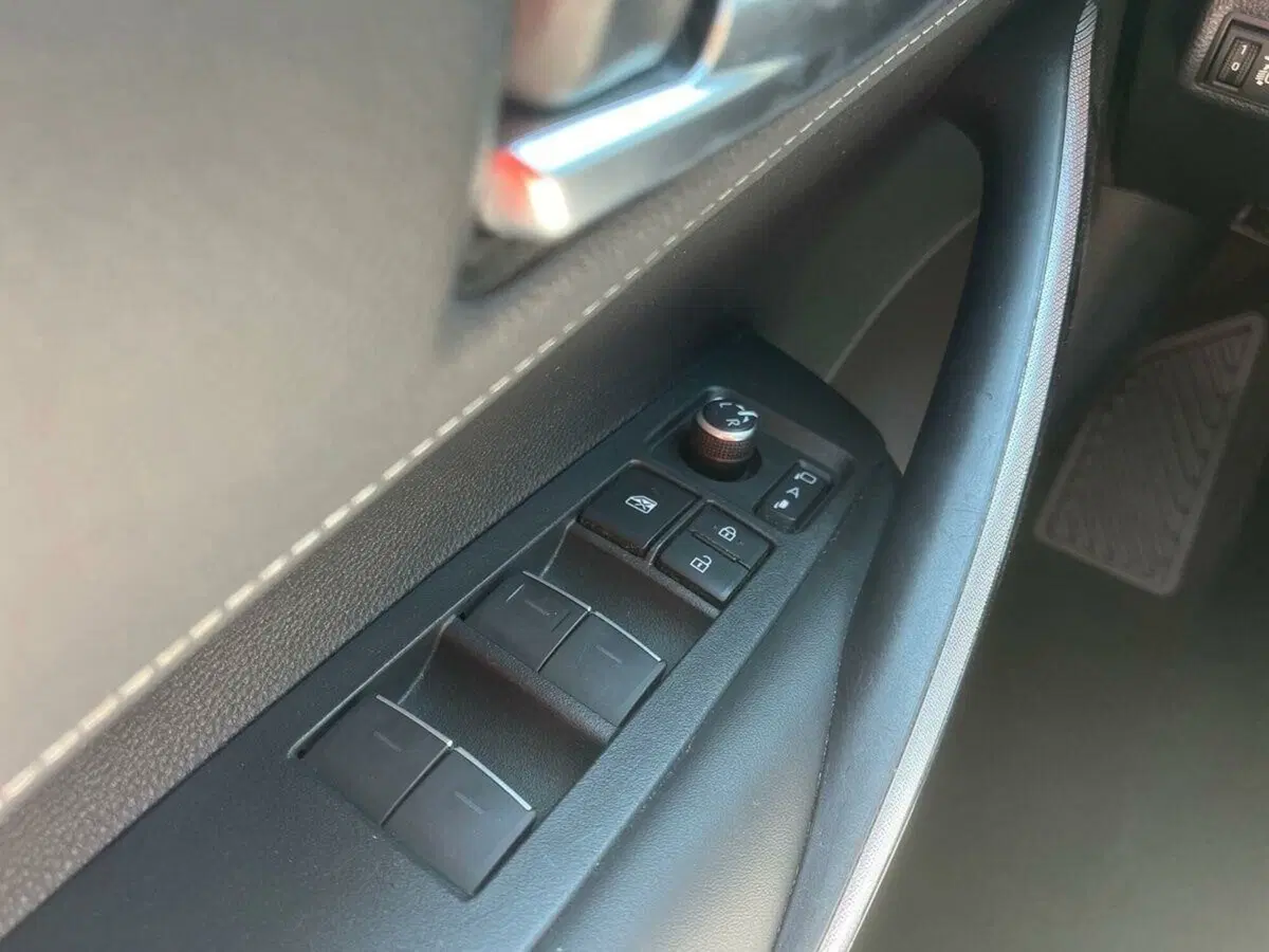 Toyota Corolla Touring Sports usata a Lecco (19)
