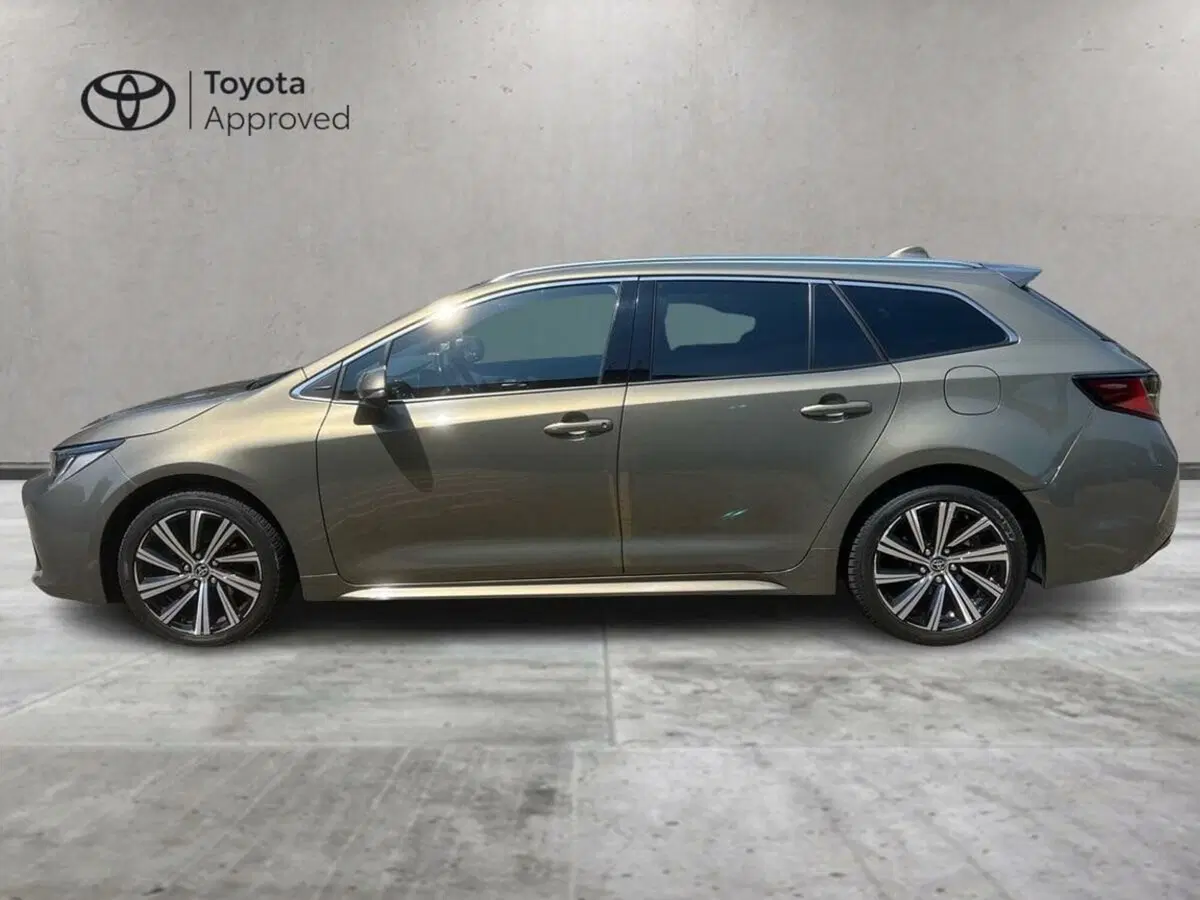 Toyota Corolla Touring Sports usata a Lecco (3)