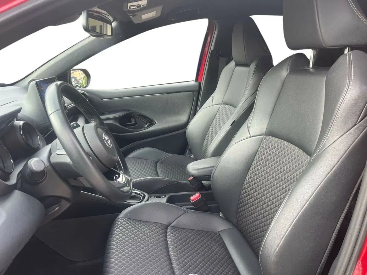 Toyota Yaris usata a Lecco (11)
