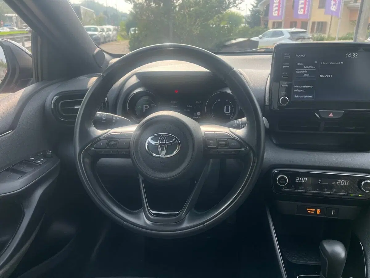 Toyota Yaris usata a Lecco (14)