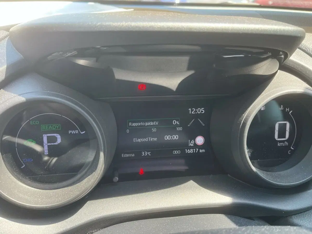Toyota Yaris usata a Lecco (9)