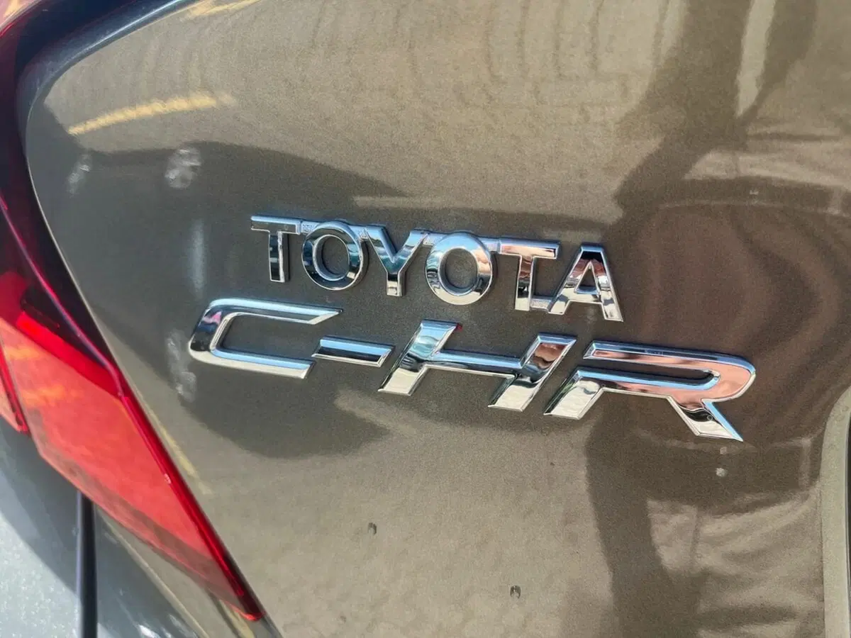 Toyota Toyota C-HR usata a Lecco (20)
