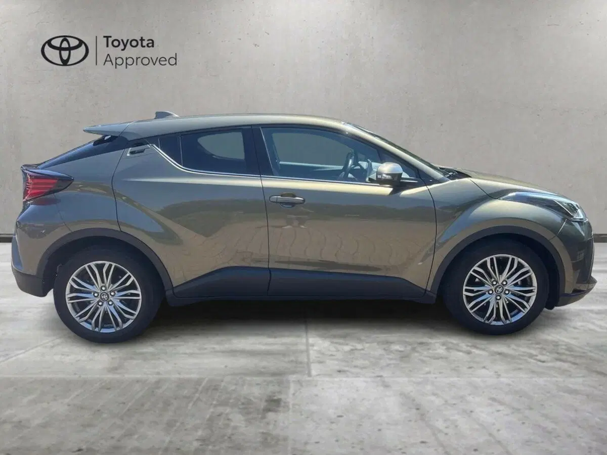 Toyota Toyota C-HR usata a Lecco (4)