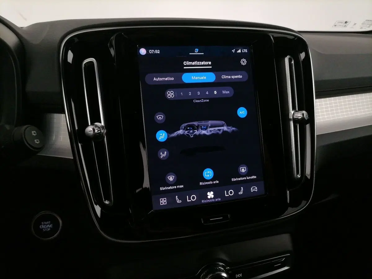 Volvo XC40 usata a Roma (16)
