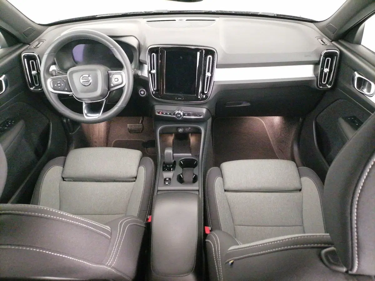 Volvo XC40 usata a Roma (9)