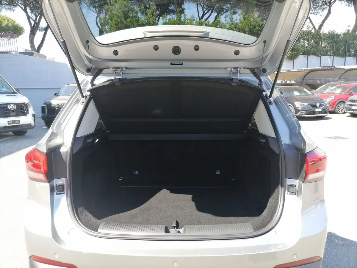 Mg ZS EV usata a Roma (10)