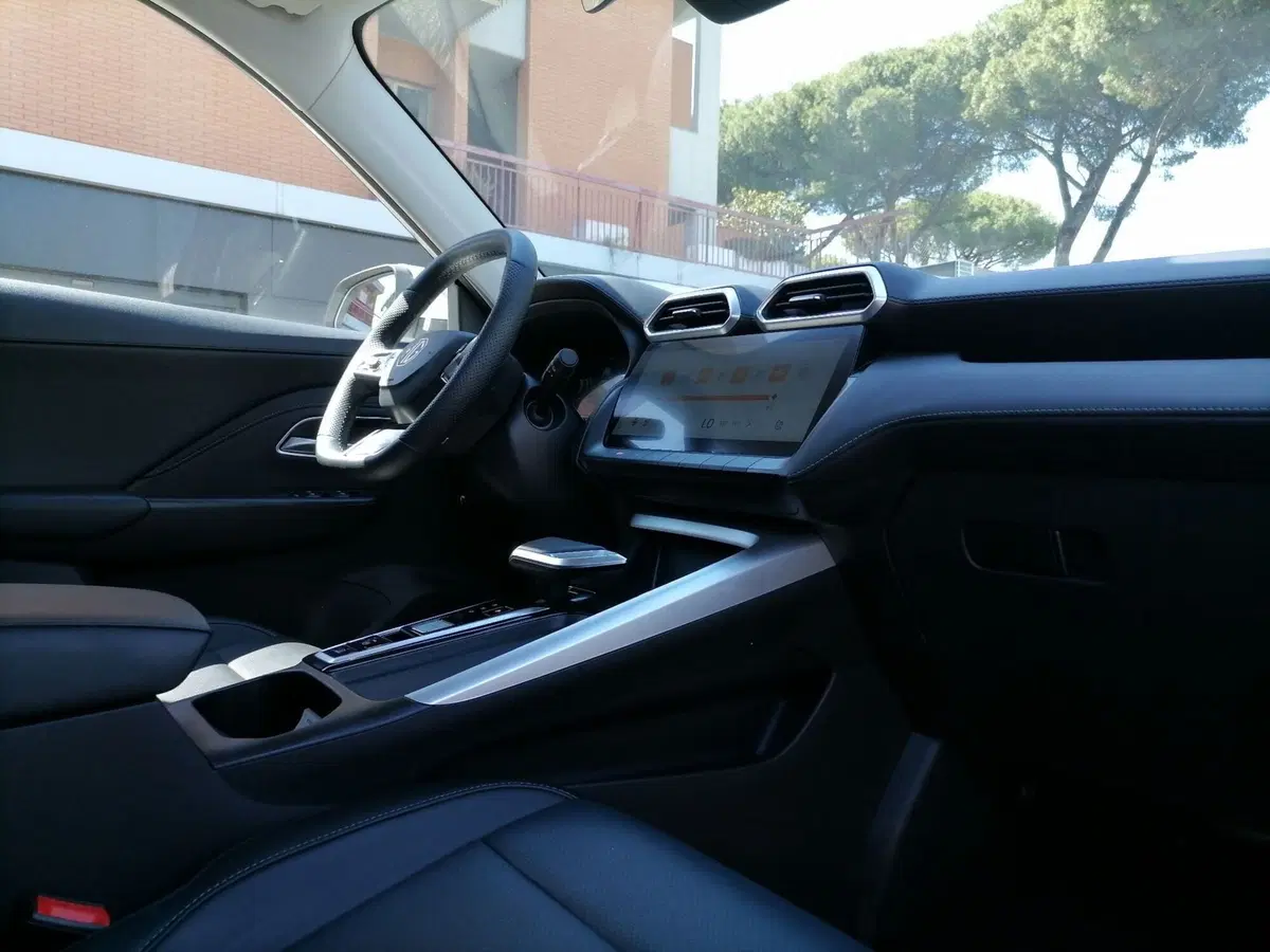Mg ZS EV usata a Roma (7)