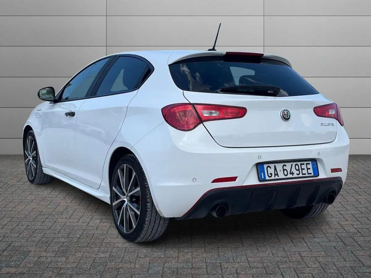 Alfa Romeo Giulietta usata a Ragusa (4)