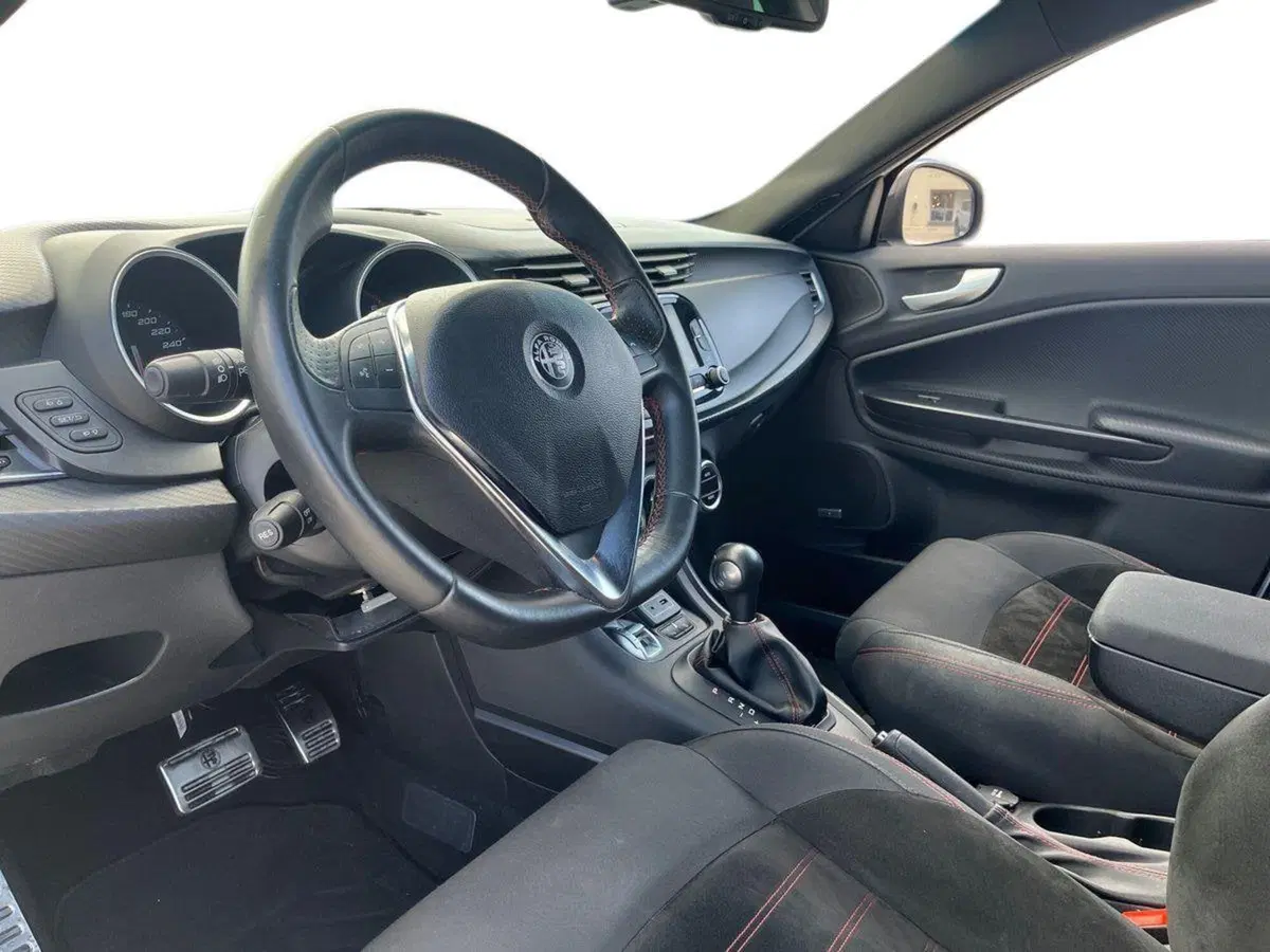 Alfa Romeo Giulietta usata a Ragusa (6)