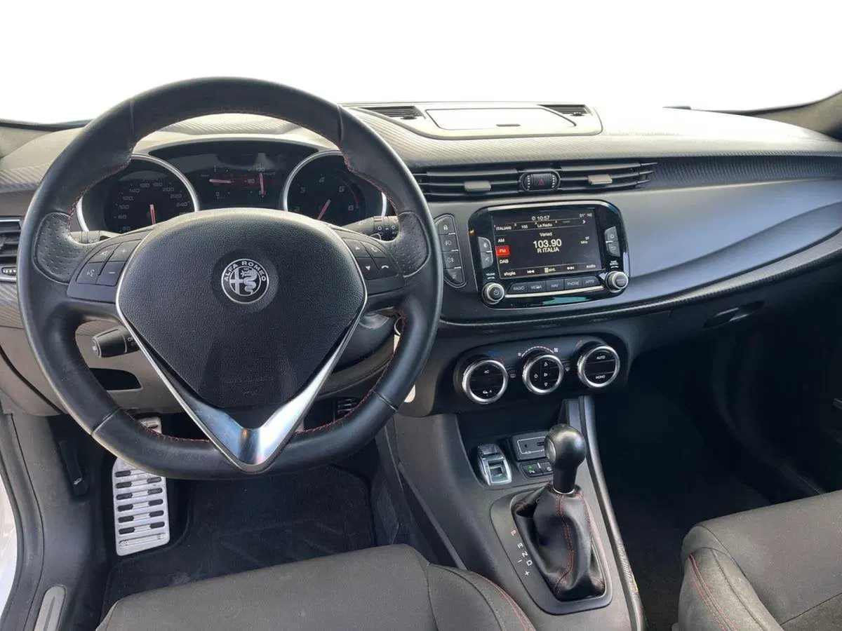 Alfa Romeo Giulietta usata a Ragusa (7)