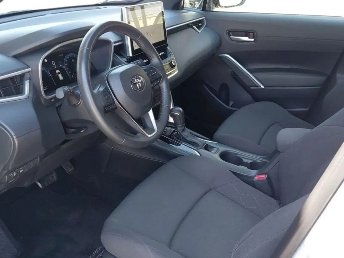 Toyota Corolla Cross Hybrid usata a Cagliari (8)