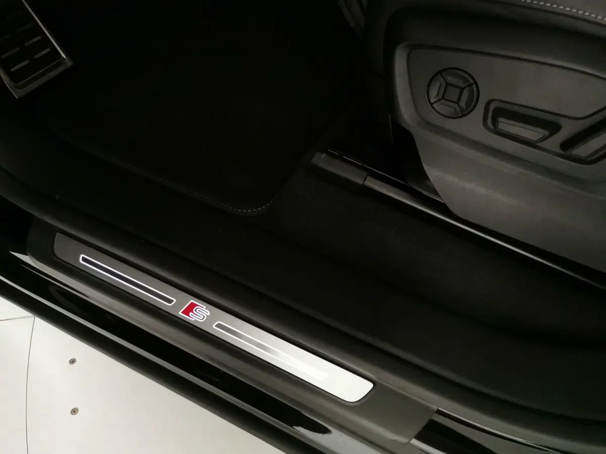 Audi Q8 usata a Chieti (18)