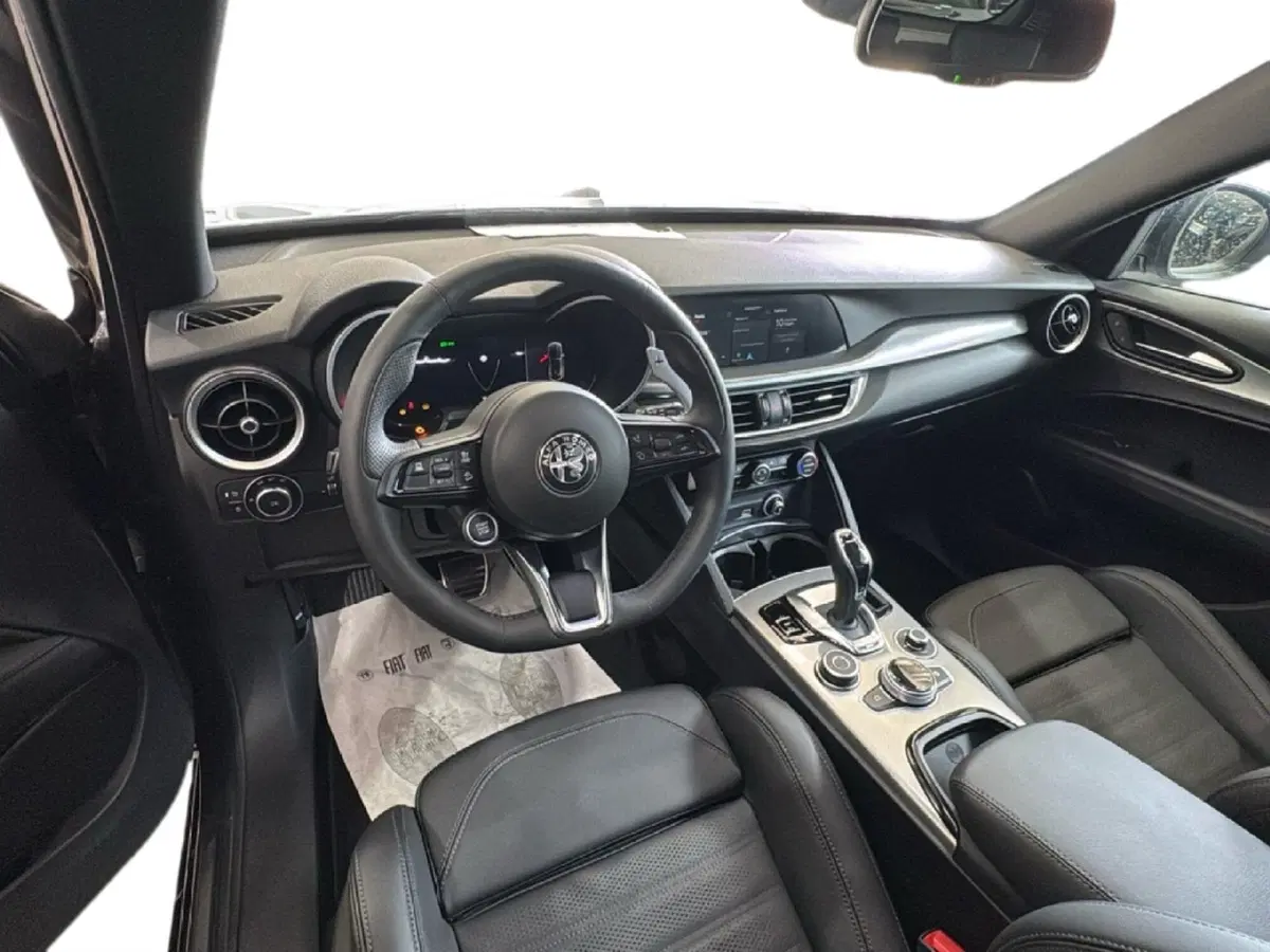 Alfa Romeo Stelvio nuova a Agrigento (18)