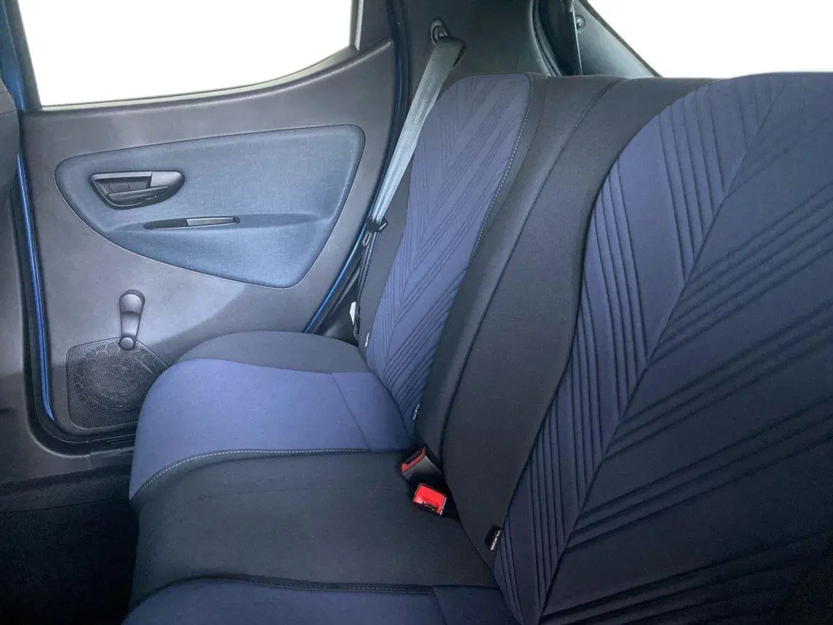 Lancia Ypsilon usata a Bergamo (13)