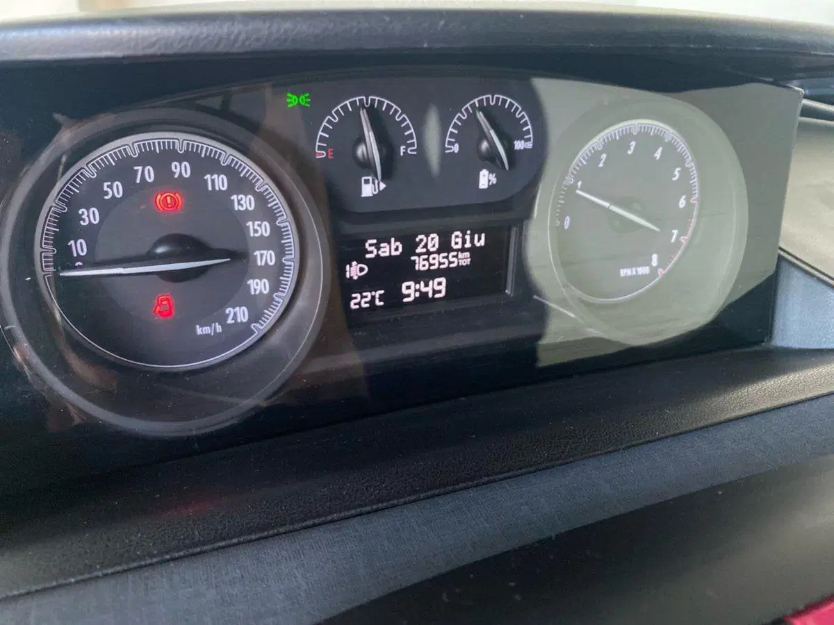 Lancia Ypsilon usata a Bergamo (14)
