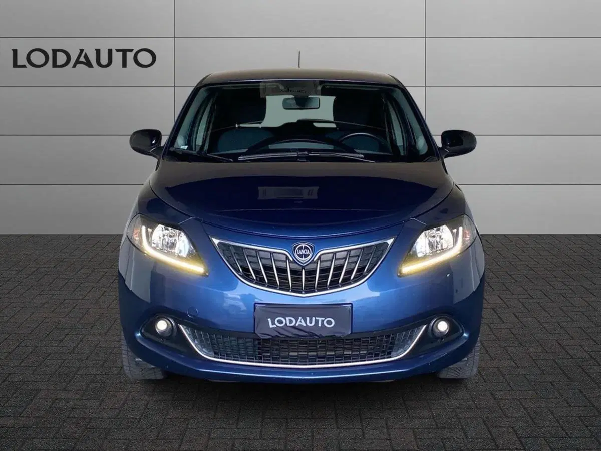 Lancia Ypsilon usata a Bergamo (3)
