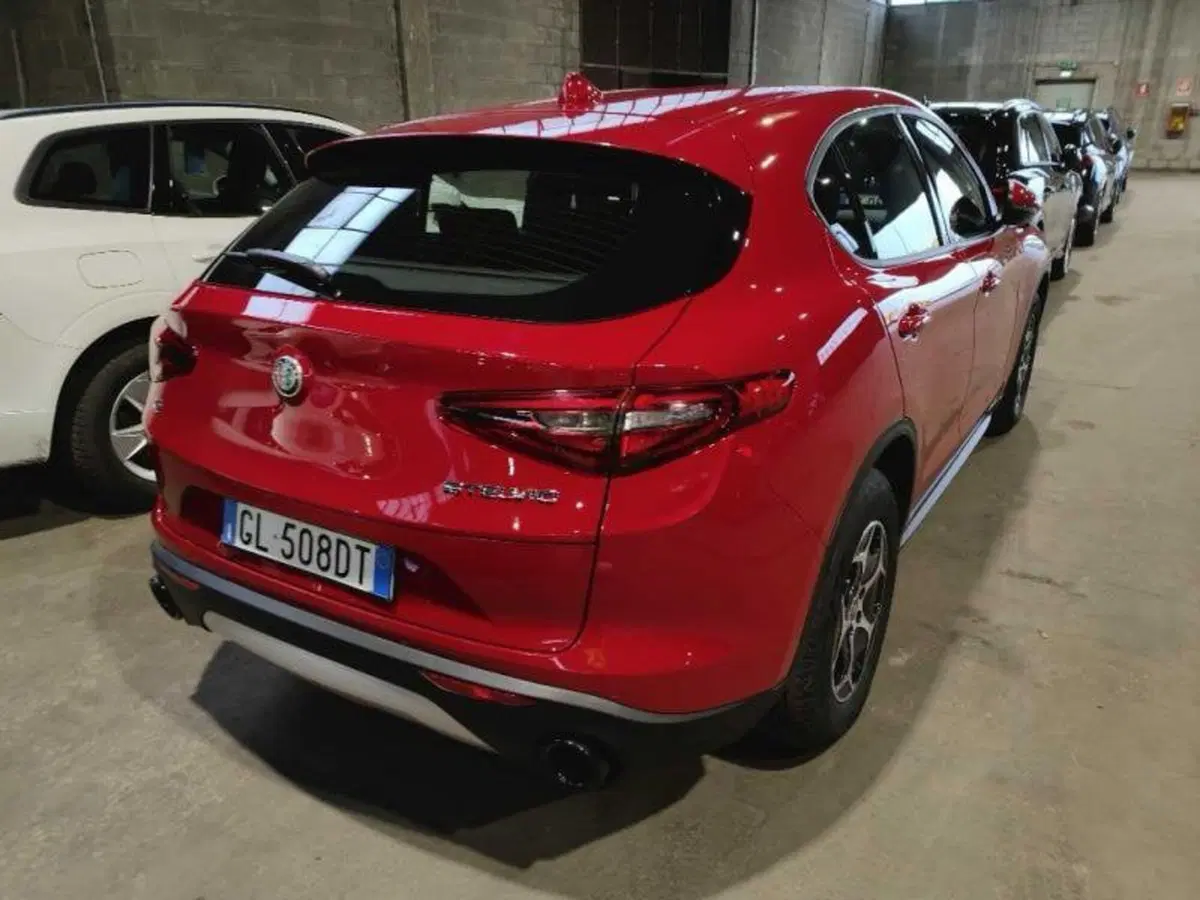 Alfa Romeo Stelvio usata a Bologna (3)
