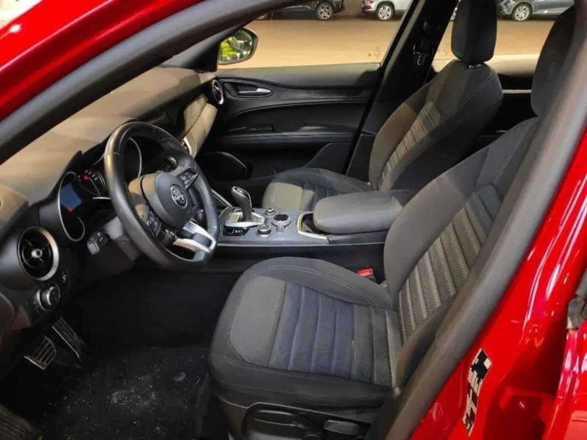 Alfa Romeo Stelvio usata a Bologna (5)