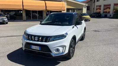Suzuki Vitara 1.4h Top 2wd del 2024 usata a Tortona