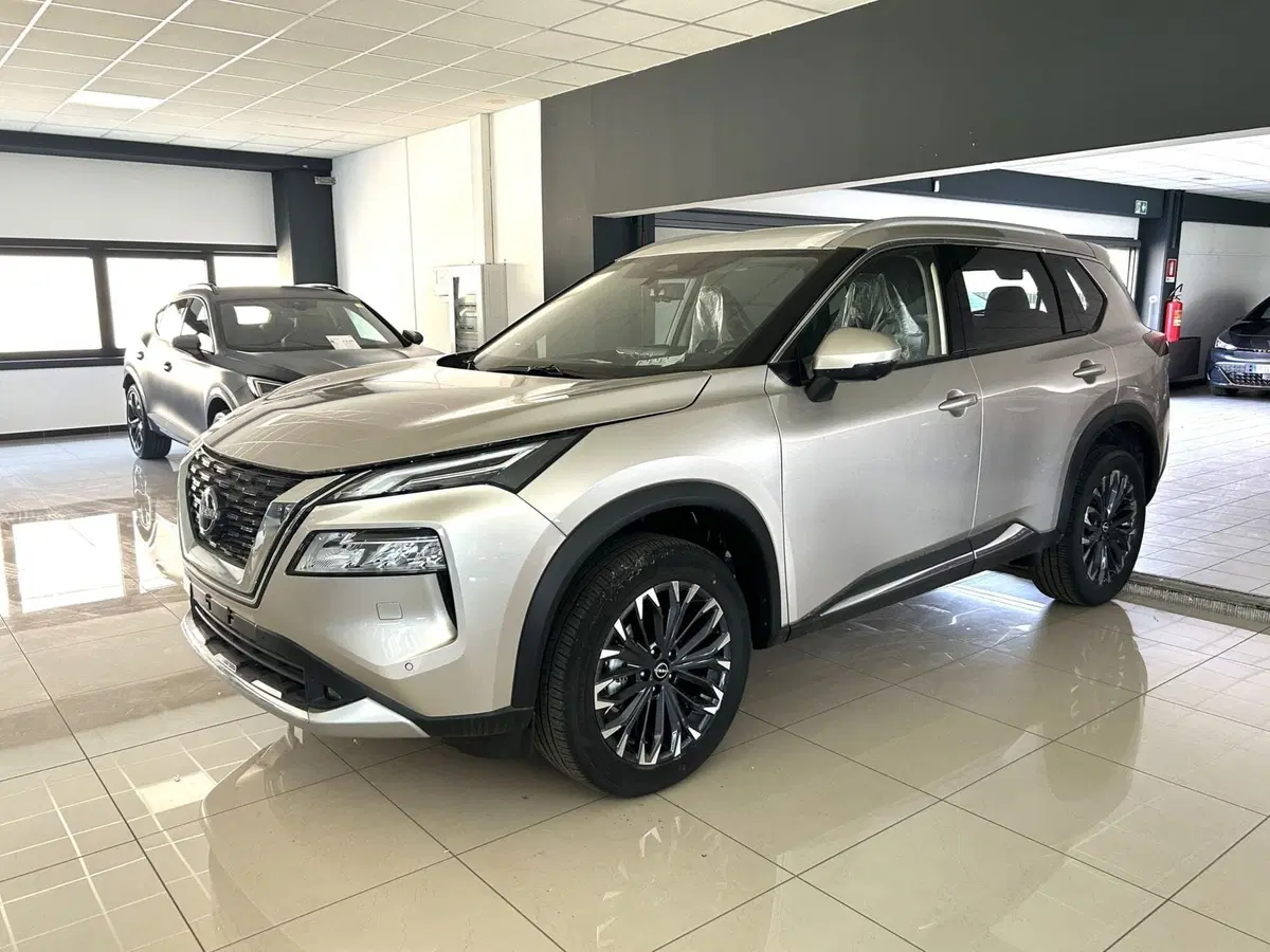 Nissan X-Trail nuova a Ferrara