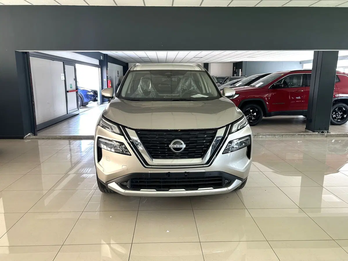 Nissan X-Trail nuova a Ferrara (2)