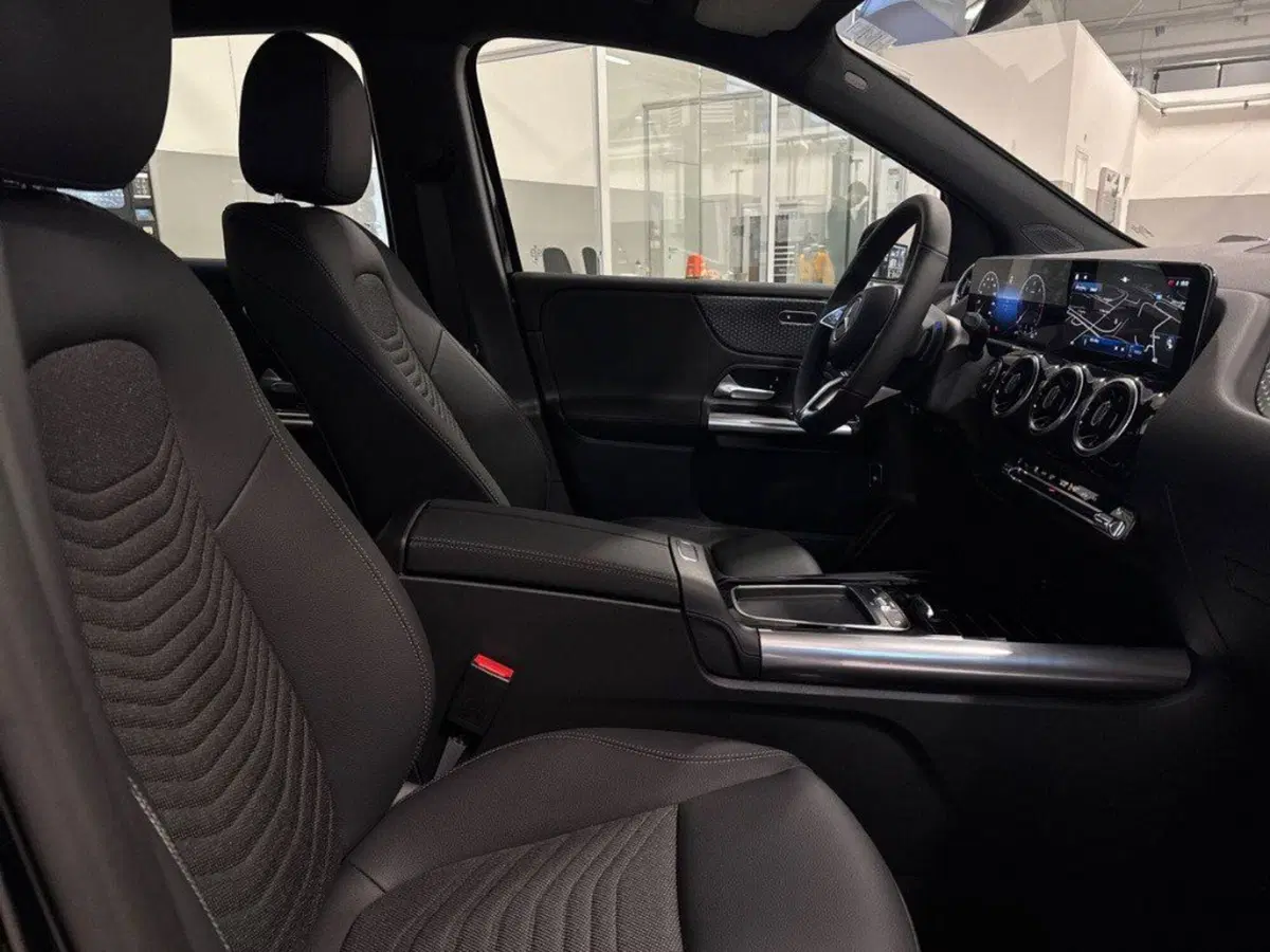 Mercedes-Benz Classe B nuova a Ancona (14)
