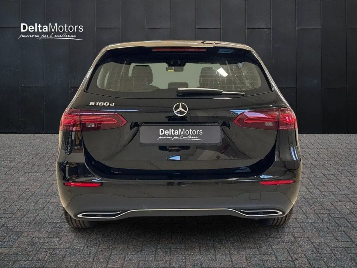 Mercedes-Benz Classe B nuova a Ancona (4)
