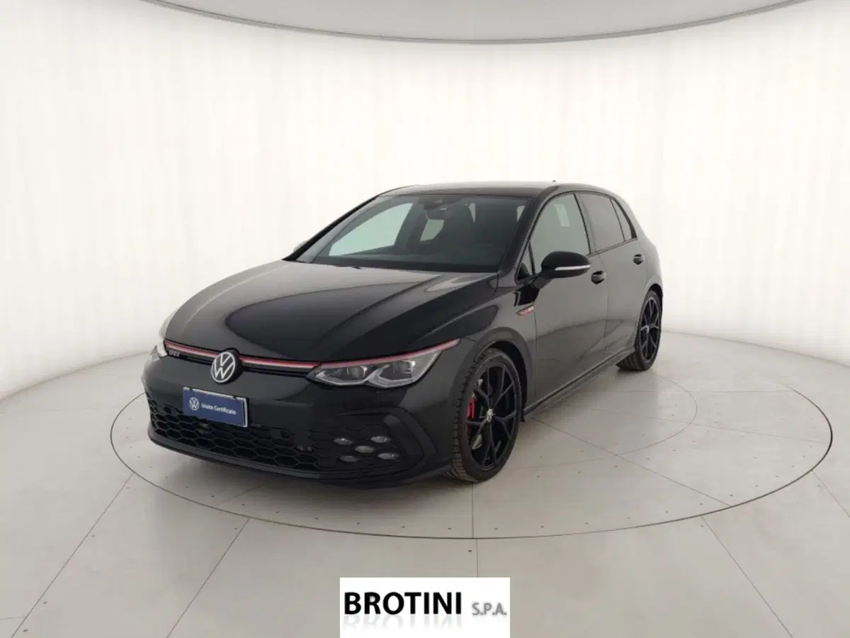 Volkswagen Golf usata a Massa-Carrara