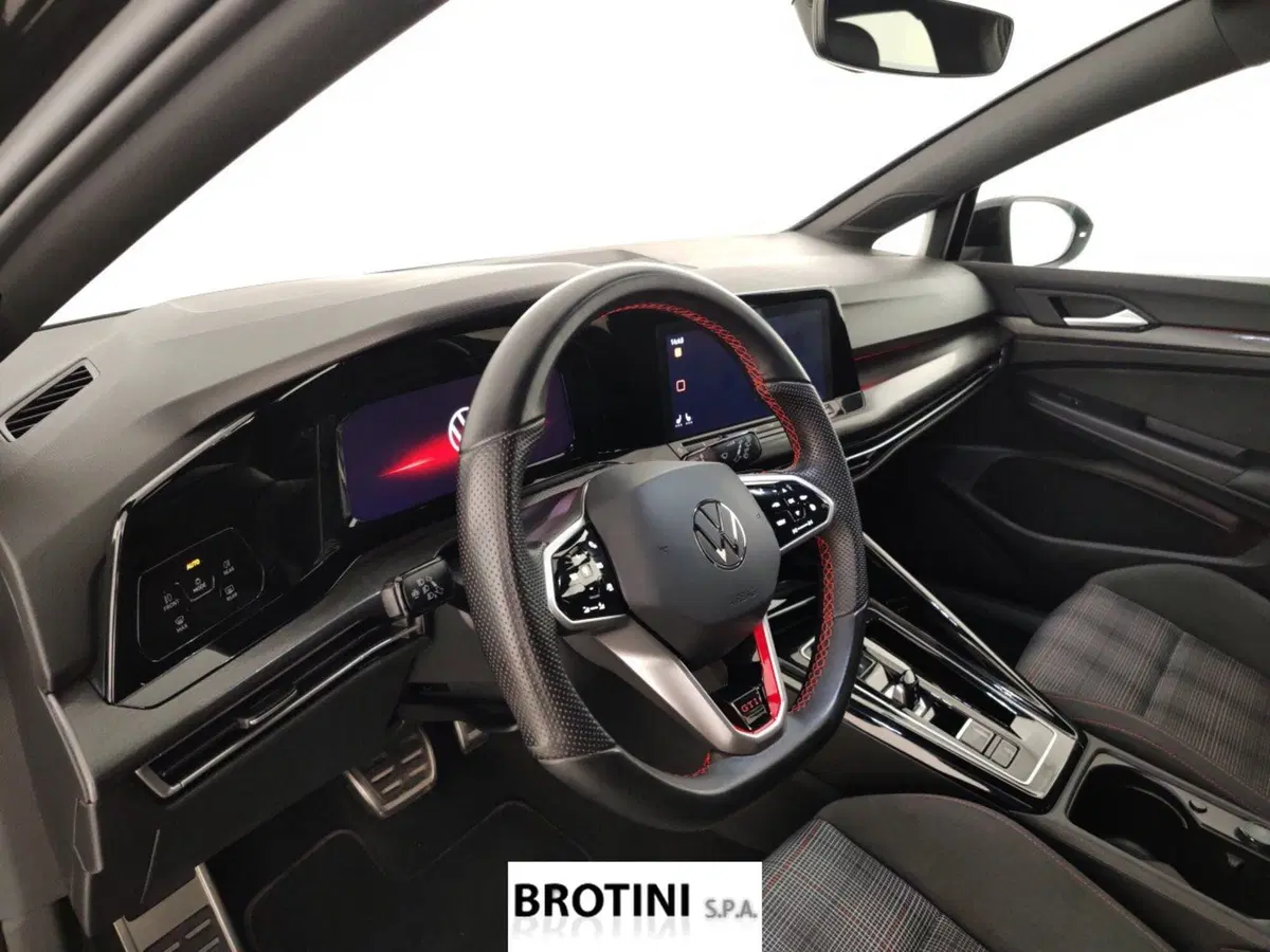 Volkswagen Golf usata a Massa-Carrara (8)