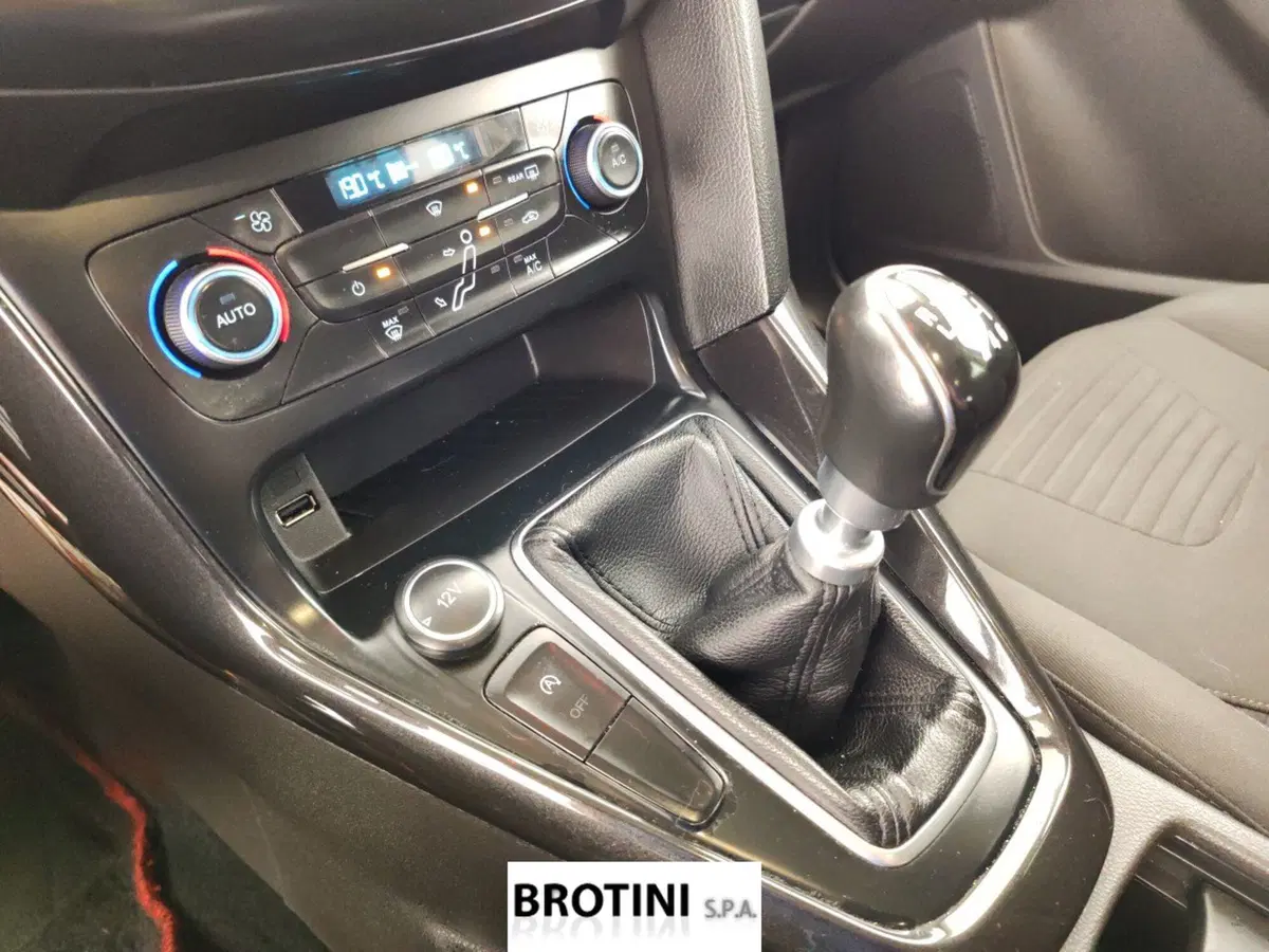 Ford Focus Station Wagon usata a Massa-Carrara (11)