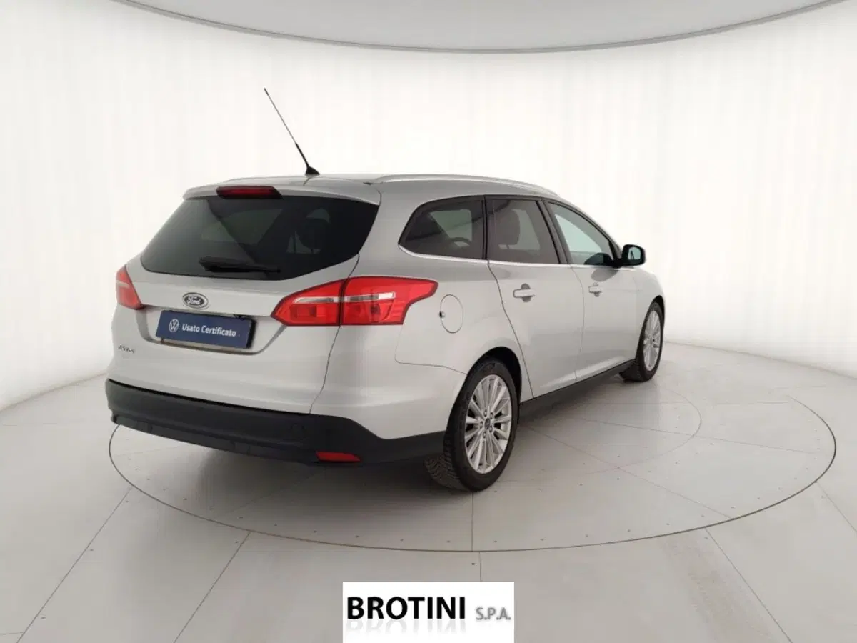 Ford Focus Station Wagon usata a Massa-Carrara (3)