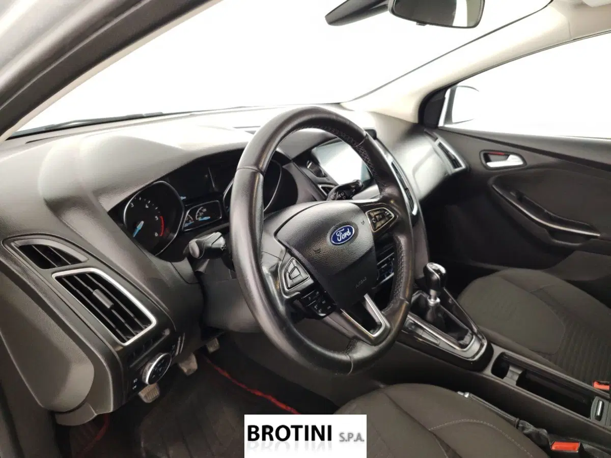 Ford Focus Station Wagon usata a Massa-Carrara (8)