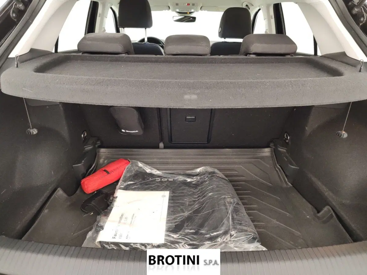 Volkswagen T-Roc usata a Massa-Carrara (15)