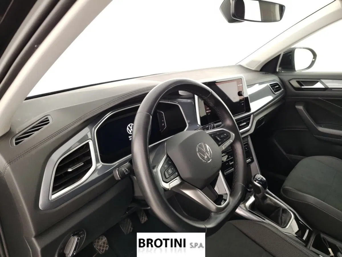 Volkswagen T-Roc usata a Massa-Carrara (8)