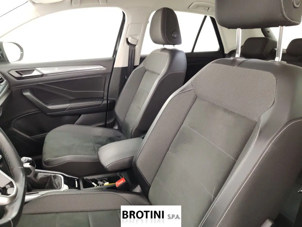 Volkswagen T-Roc usata a Massa-Carrara (9)