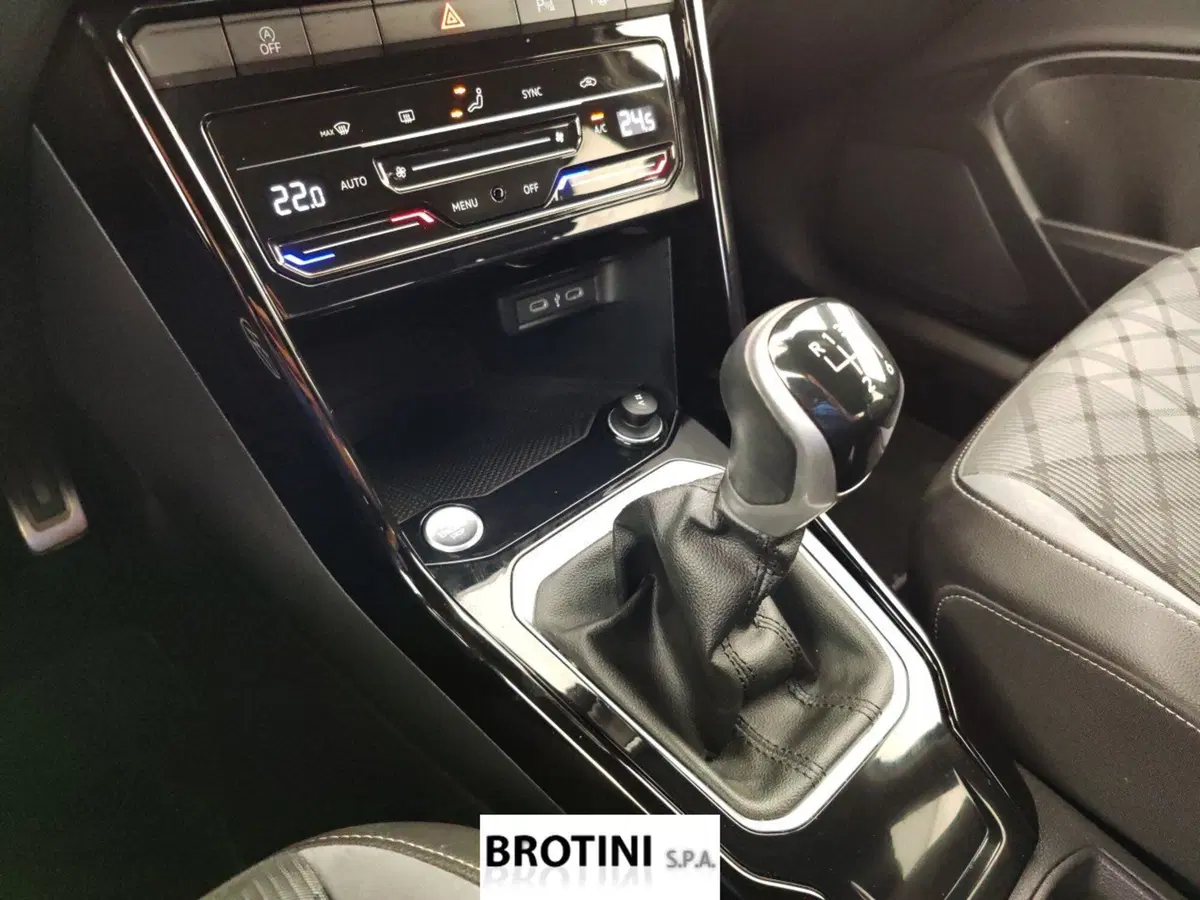 Volkswagen T-Roc usata a Massa-Carrara (10)