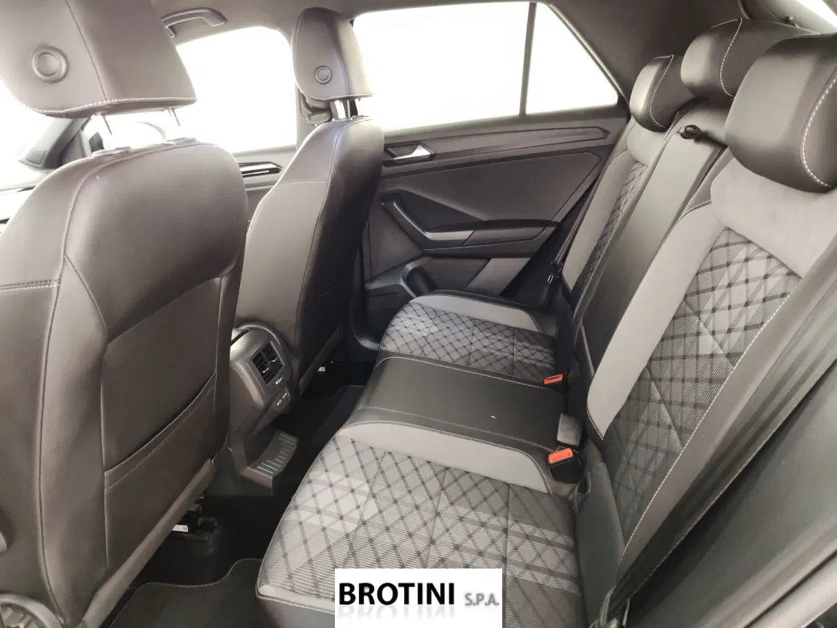 Volkswagen T-Roc usata a Massa-Carrara (11)