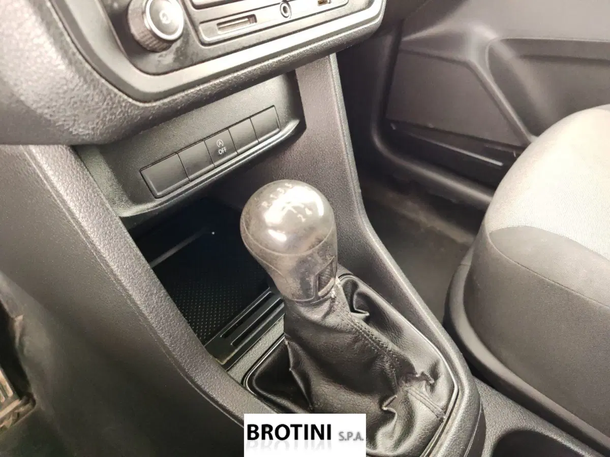 Volkswagen Caddy usata a Massa-Carrara (12)