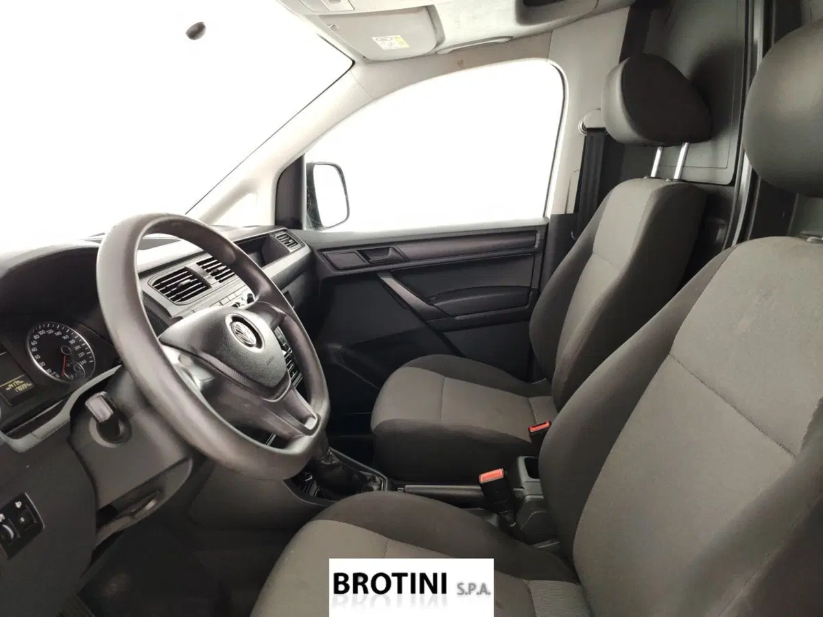 Volkswagen Caddy usata a Massa-Carrara (8)