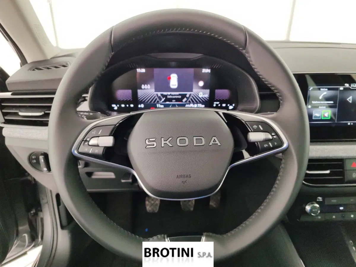 Skoda Kamiq nuova a Massa-Carrara (14)