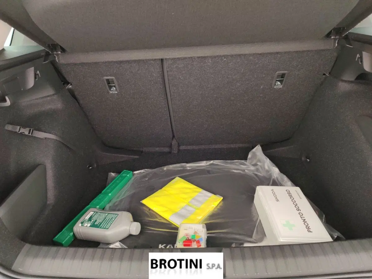 Skoda Kamiq nuova a Massa-Carrara (15)