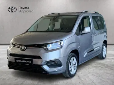 Toyota Proace City Verso City Verso 1.5D 100cv S&amp;S mt6 L1 D Executive del 2021 usata a Citta' di Castello
