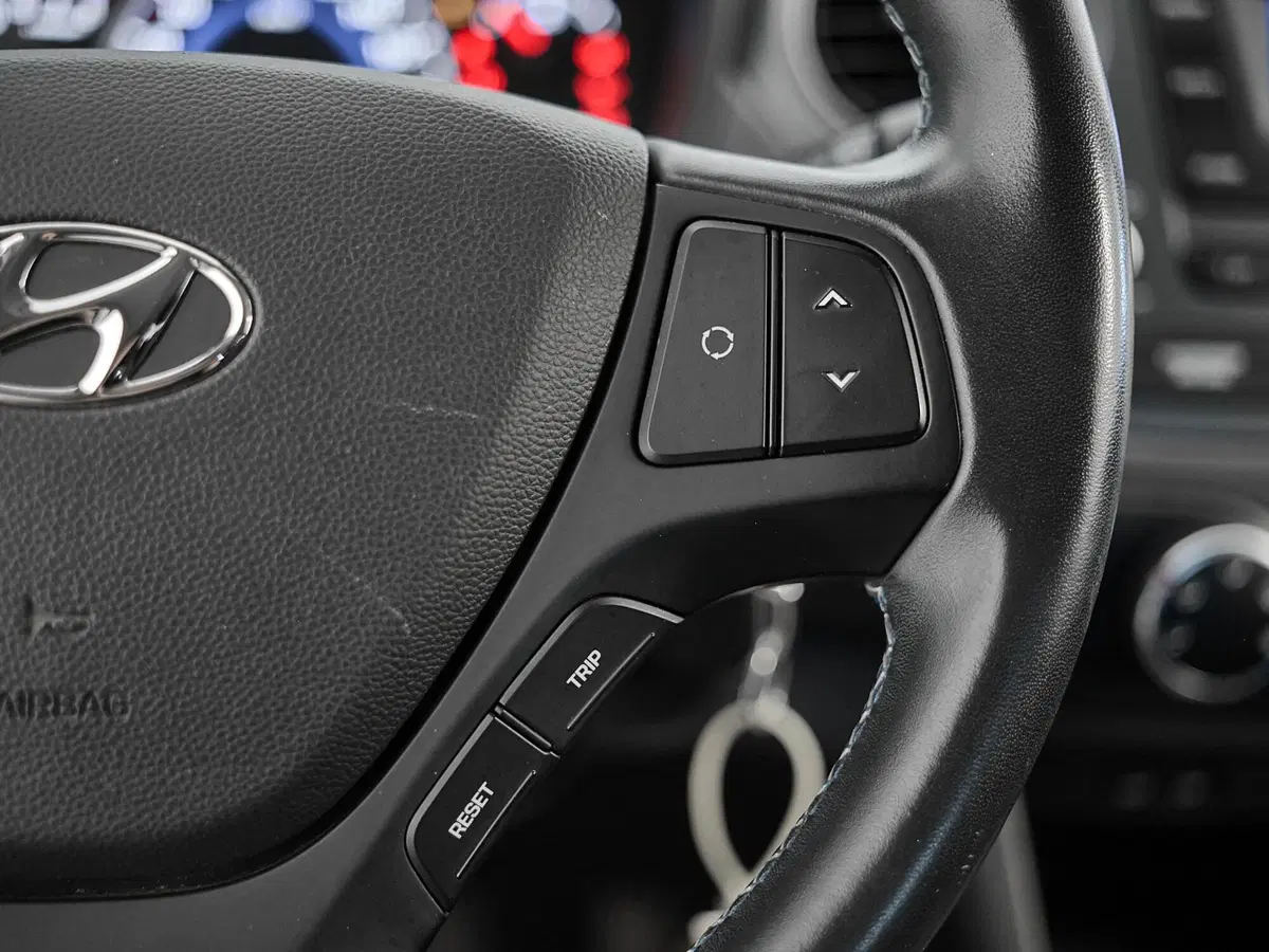 Hyundai i10 usata a Prato (11)