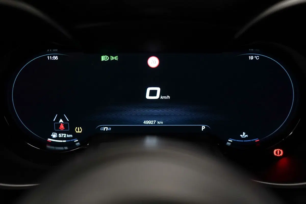 Alfa Romeo Stelvio usata a Varese (10)