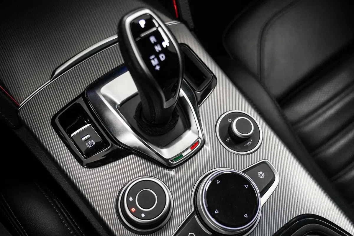 Alfa Romeo Stelvio usata a Varese (20)