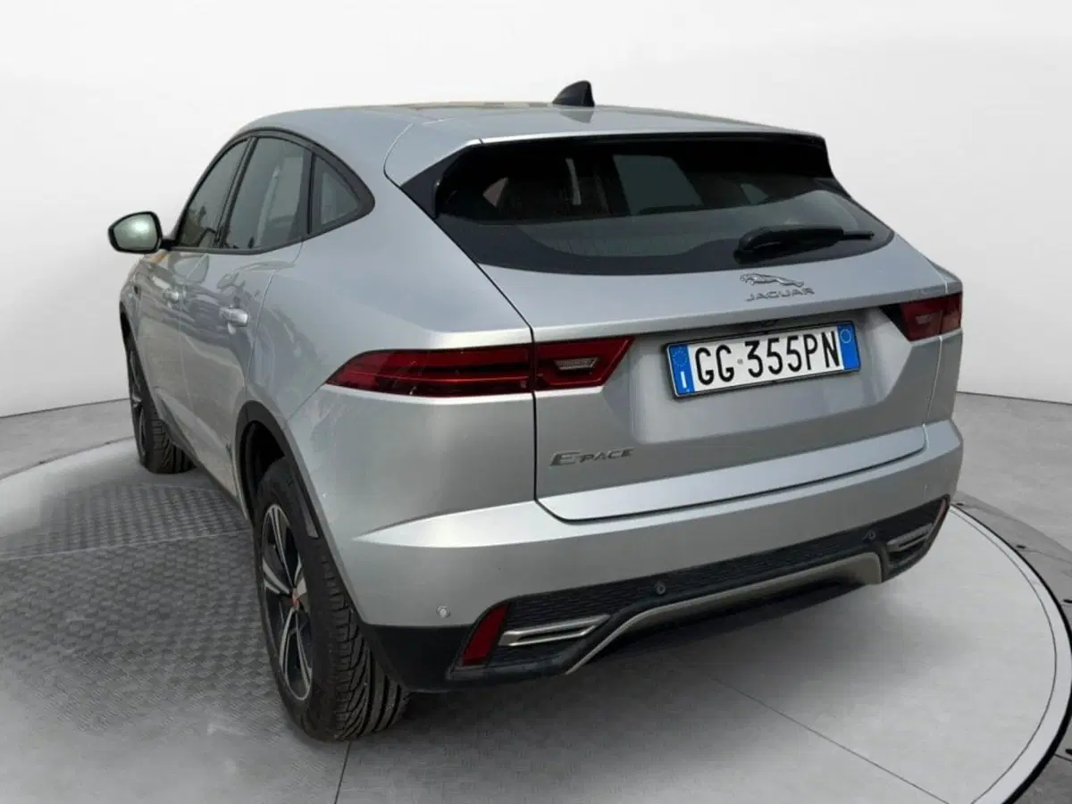 Jaguar E-Pace usata a Salerno (3)