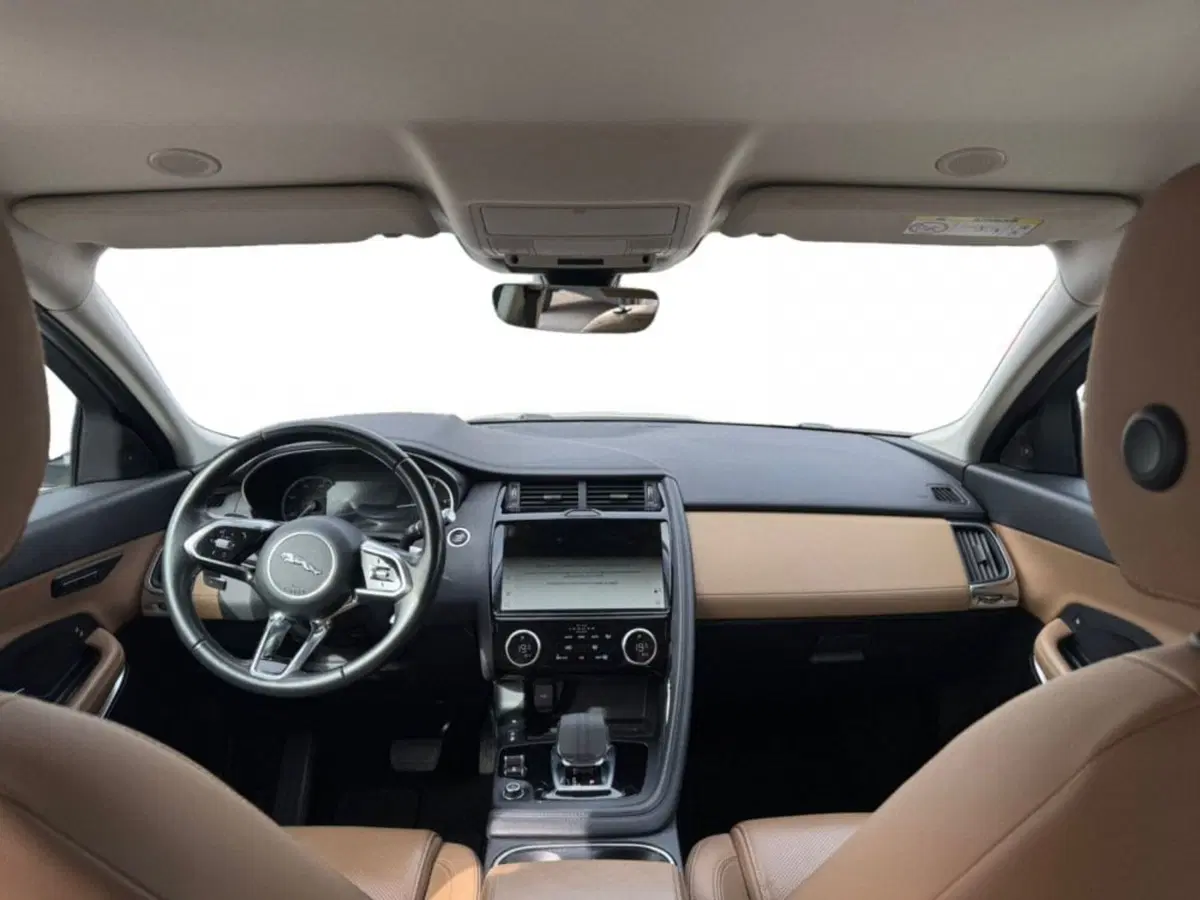 Jaguar E-Pace usata a Salerno (5)
