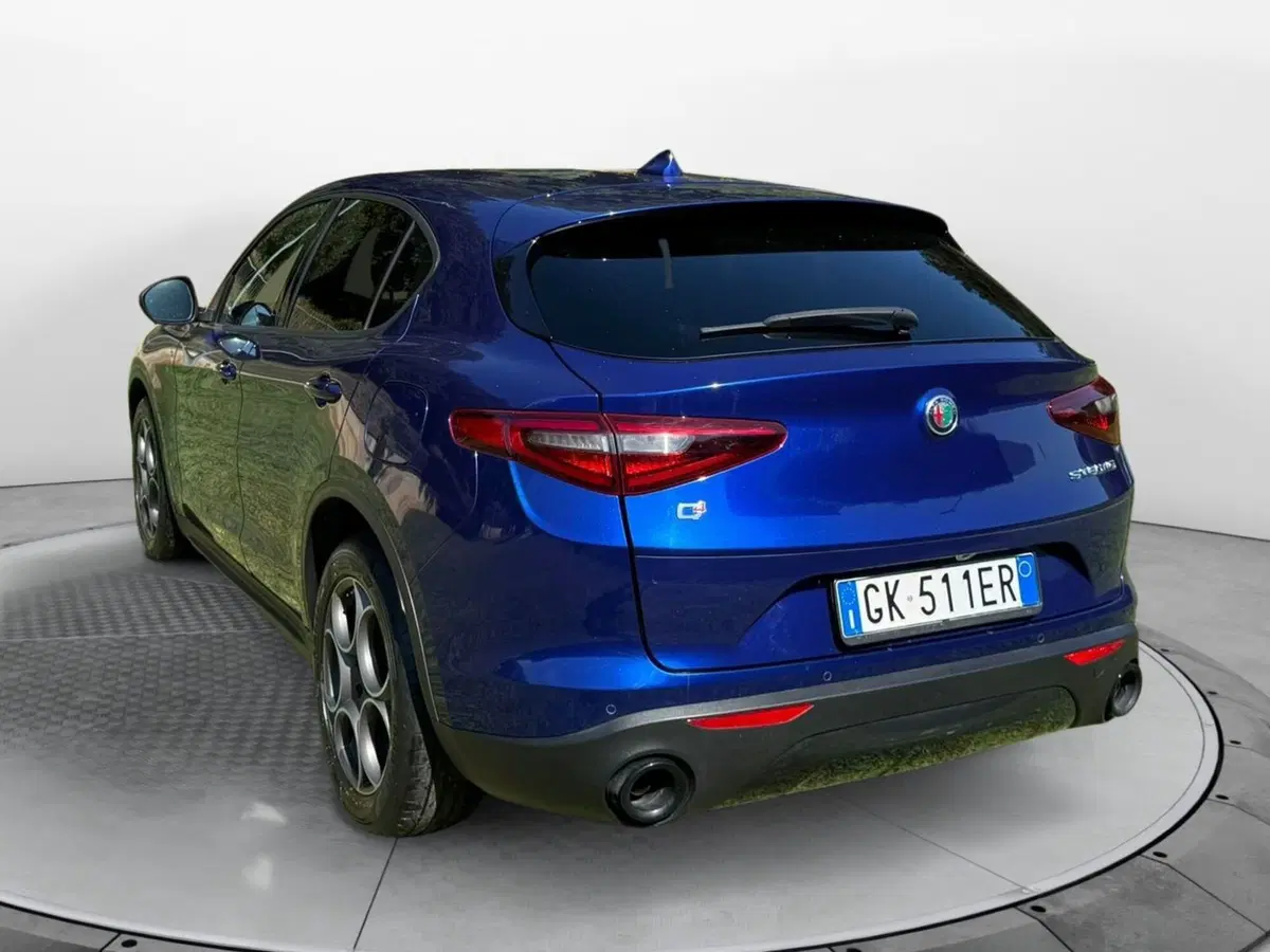 Alfa Romeo Stelvio usata a Salerno (3)