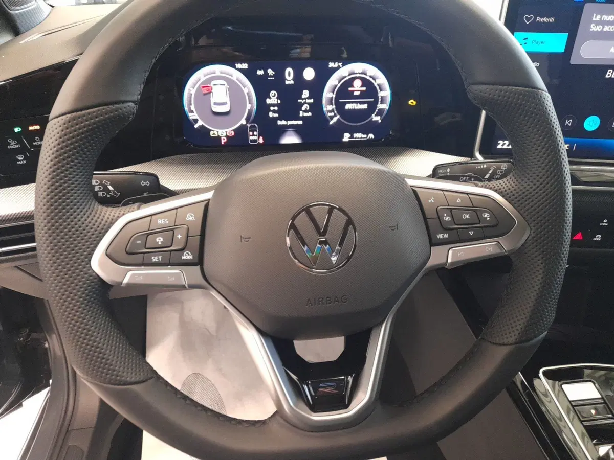 Volkswagen Golf nuova a Bologna (10)