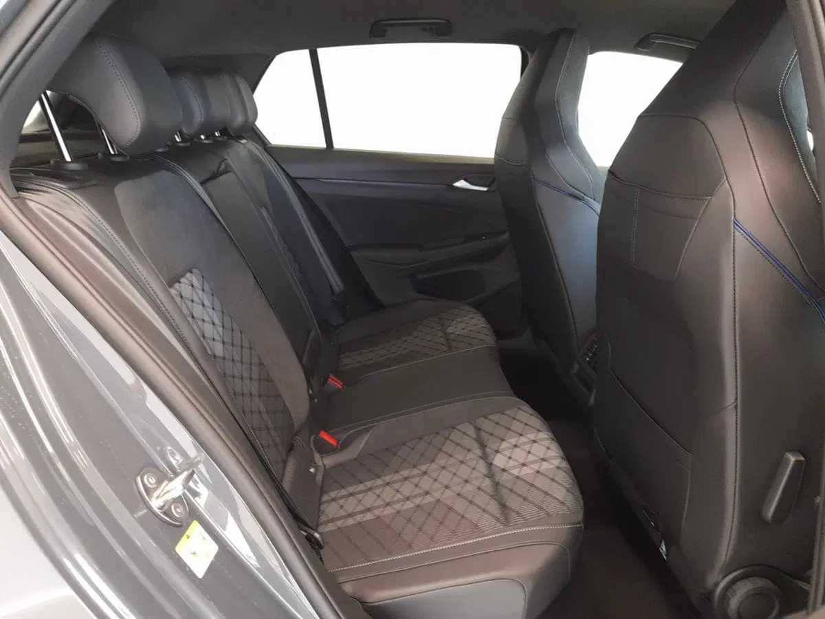 Volkswagen Golf nuova a Bologna (18)